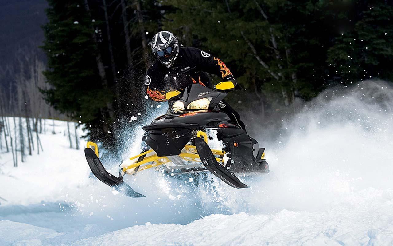 Snow Mountain Moto-Racing Moto